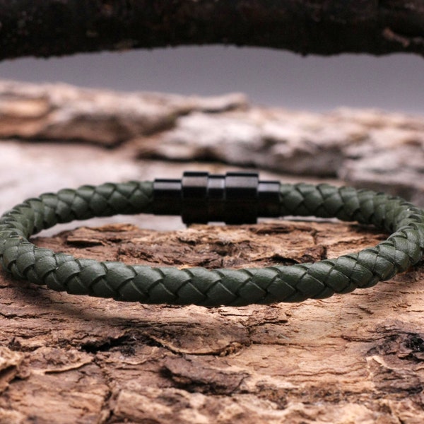 Bracelet en cuir pour hommes vert olive, bracelet pour hommes moderne, fermoir magnétique en acier inoxydable de haute qualité, rond tressé