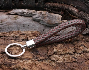 Keychain made of leather, brown green, hand-braided, high-quality genuine leather lanyard, gift, keychain