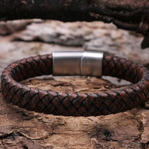 Bracelet leather bracelet men brown dark brown silver, trendy modern, high-quality stainless steel magnetic clasp, hand-braided leather