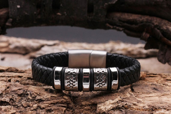 Lederarmband Herren Mit Magnetverschluss | Aus Echtem Kalbsleder & Edelstahl | In Verschiedenen Größen (18,5 cm‑22 cm) | Inkl. Geschenkkarte & Schmuckschatulle