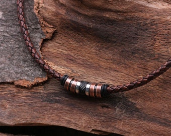 Herenketting, leren ketting, bruin, 5 mm gevlochten met diverse roestvrijstalen kralen, lengte 45 cm