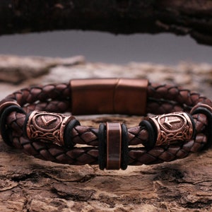 Leren armband herenarmband bruin gevlochten, runenkralen, leer rond, breed met hoogwaardige roestvrijstalen magneetsluiting