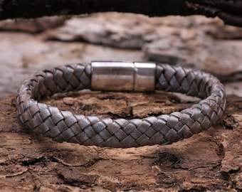 Leren armband, herenarmband handgeweven, partnerarmband, cadeau, zilvergrijs, magneetsluiting zilver, verpakt in geschenkdoos