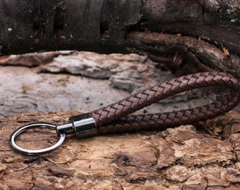 Keychain made of leather, brown red-brown hand-braided, keychain, high-quality leather lanyard, gift, keychain
