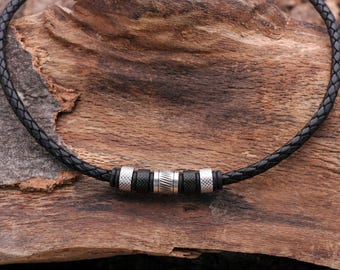 Elegante leren herenketting met roestvrijstalen kralen, 45 cm, zwart gevlochten leer