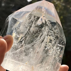 A GRADE Optic Quartz Crystal Generator with water spears