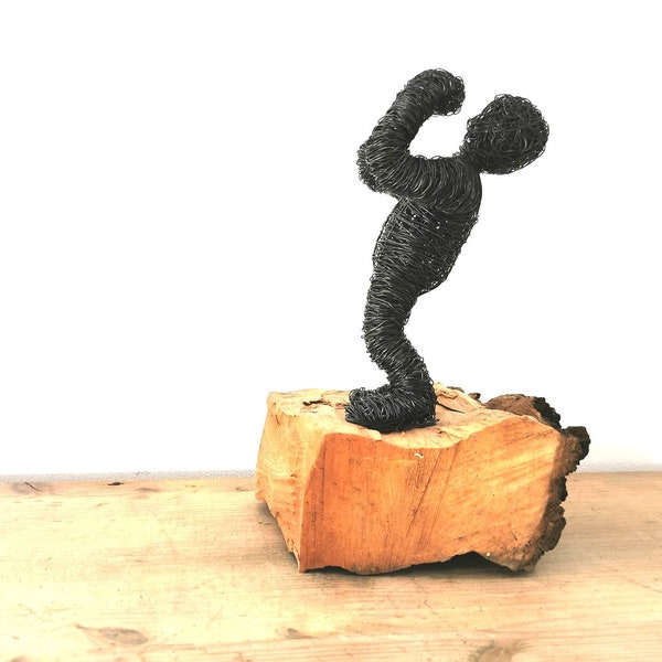 Drahtskulptur schreit die Wut raus - Die Wut Skulptur - Auf schönem Holz - Handmade