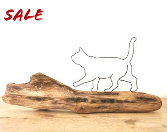 SALE  ( 25% Anstatt 145,-EUR )- Katze aus Draht läuft auf sehr schönem Treibholz - Handmade Art