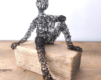 Sitting sculpture made of wire on beautiful driftwood - Handmade Art - Unique