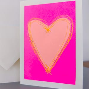 Cartão de coração costurado em neon brilhante - exclusivo - cartão dobrável e envelope cor creme - feito à mão