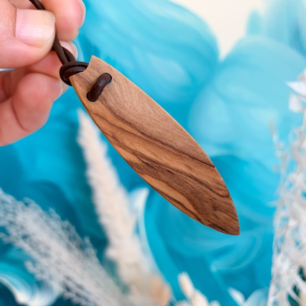 kleine Surfbrett Kette, liebevoll handgefertigt aus Holz