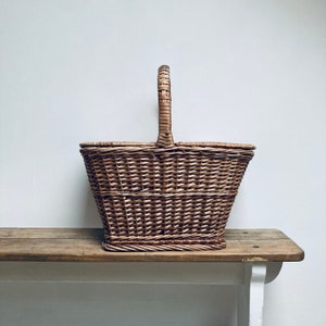 Beautiful Vintage Picnic Basket, Vintage French Handwoven Wicker Basket, Storage Basket, French Picnic Basket, Traditional Picnic Basket