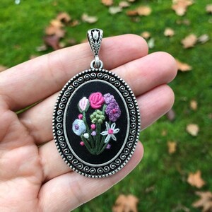 Embroidered Necklace with Bouquet of Colourful Flowers