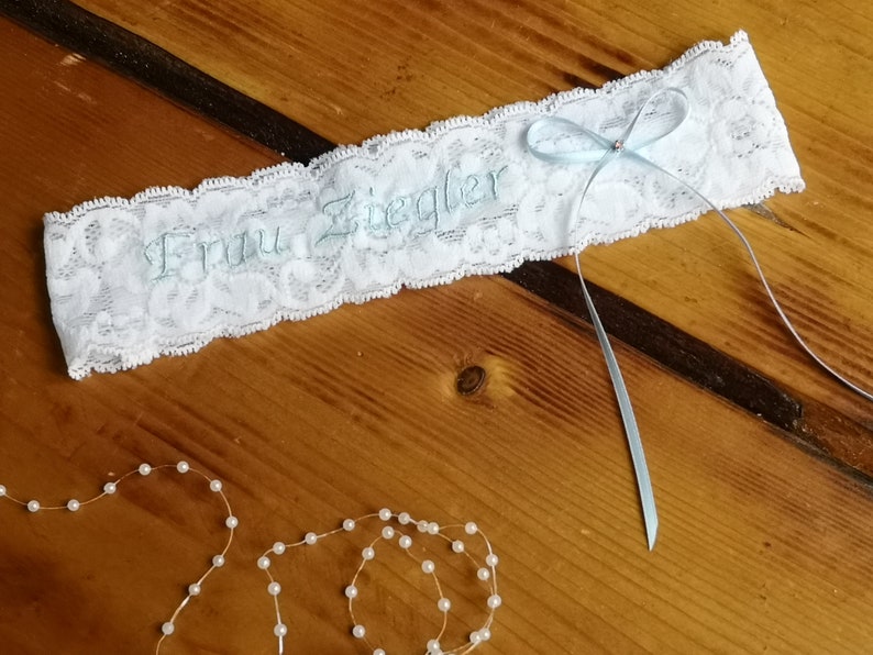 Strumpfband mit Initialen Satin Schleife, Strumpfband Hochzeit, Strumpfband Braut hellblaue Schleife, Geschenk Braut Strumpfband blau JGA Bild 9