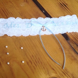 Strumpfband mit Initialen Satin Schleife, Strumpfband Hochzeit, Strumpfband Braut hellblaue Schleife, Geschenk Braut Strumpfband blau JGA Bild 5