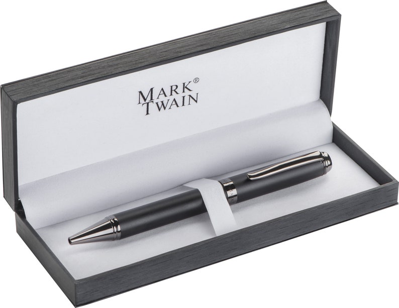 MARK®TWAIN Kugelschreiber aus Metall mit Gravur schlichte Eleganz Blaue Mine in passendem Geschenketui zum Geburtstag zum Geburtstag 1057603 Bild 3