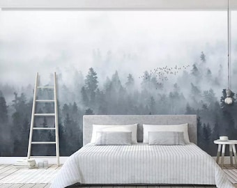 Mural de papel pintado autoadhesivo de montaña brumosa: Arte mural de bosque brumoso