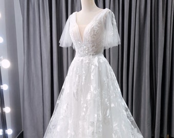 RITA 2 - Vintage wedding dress with flutter sleeve, open back