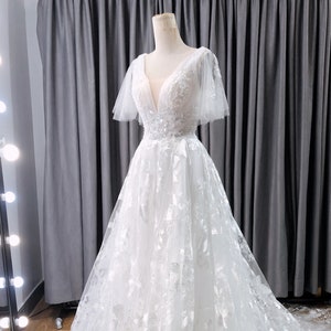 RITA 2 - Vintage wedding dress with flutter sleeve, open back