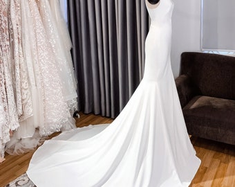 ELIZA - Open back  mermaid wedding dress with curvy V neck, chapel train/ Minimalist chic bridal style for summer wedding/ Crepe fitted gown