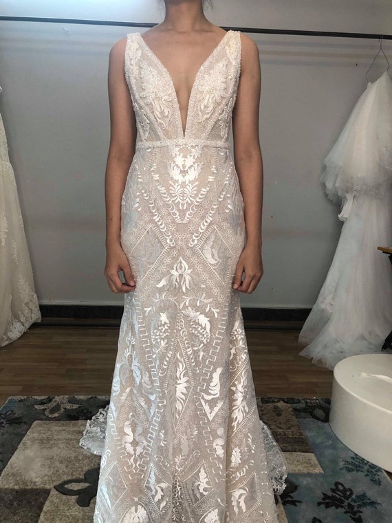 wedding dress geometric lace