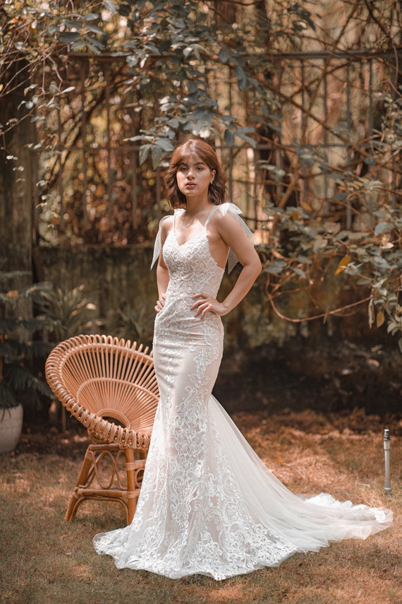 LENKA Abito da sposa aderente con cinghie | Etsy Italia