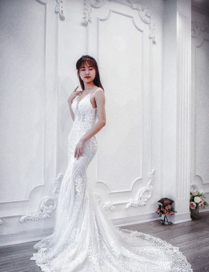 intricate lace wedding dress