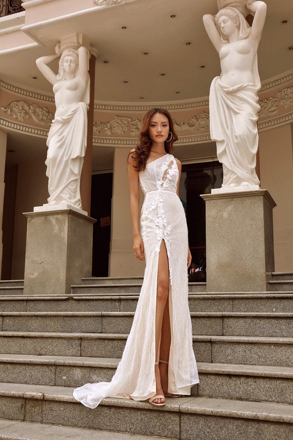 wedding dresses with splits