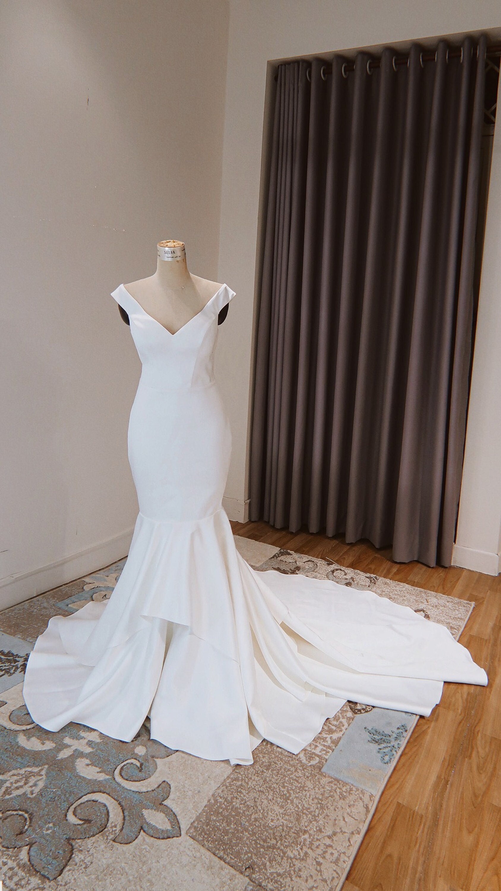 STENI - Off Shoulder Silk Wedding Dress Minimalist Tier Skirt Mermaid Bridal Gown STENI - Off Shoulder Silk Wedding Dress Minimalist Tier Skirt Mermaid Bridal Gown