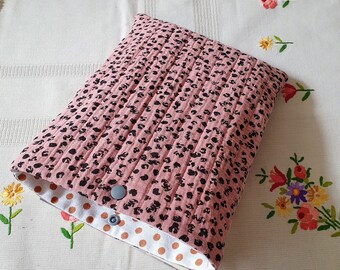 Book cover with closure Booksleeve Muslin Leo Print