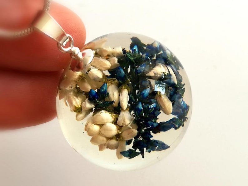 composition in resin sphere from resin Dichromatic heather in sphere from resin