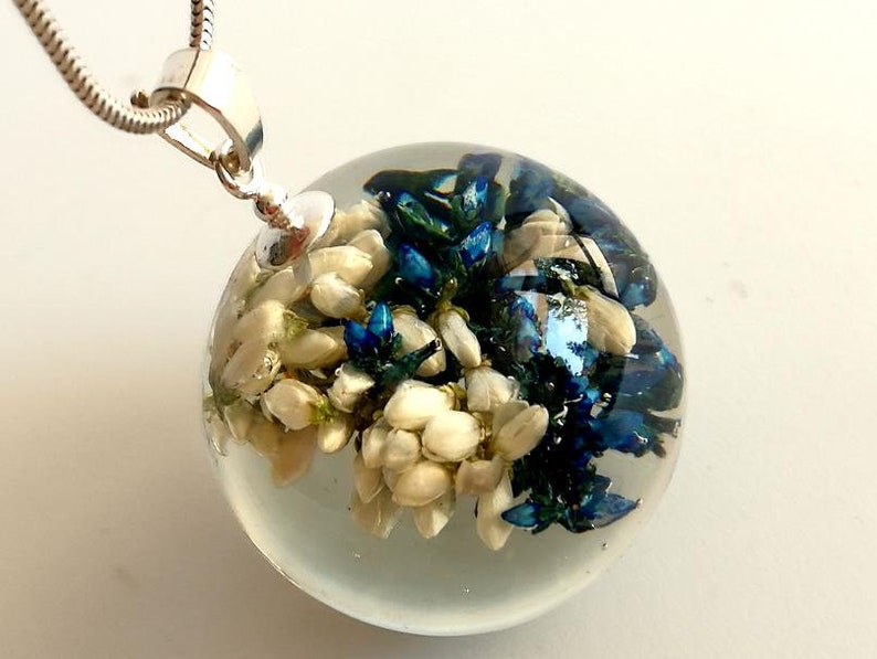 composition in resin sphere from resin Dichromatic heather in sphere from resin