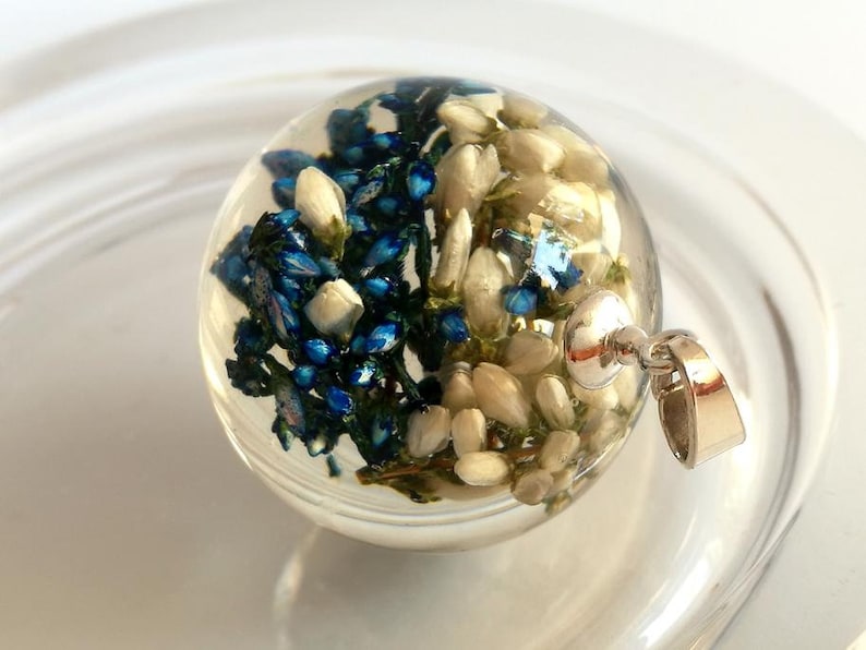 composition in resin sphere from resin Dichromatic heather in sphere from resin