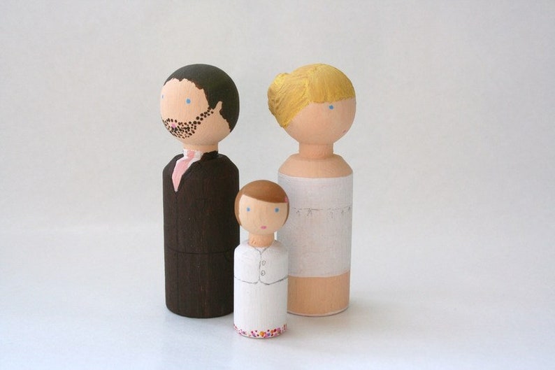 Doll family to take awayWedding image 2