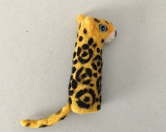 Finger puppet jaguar