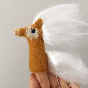 Fingerpuppe Haflinger Pony Bild 1