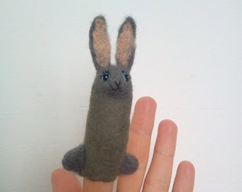 Fingerpuppe grauer Hase