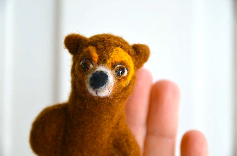 finger puppet brown bear image 3