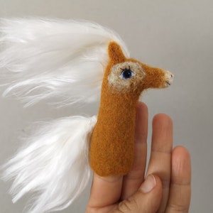 Fingerpuppe Haflinger Pony Bild 4