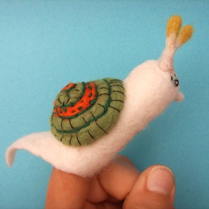 finger puppet snail image 2