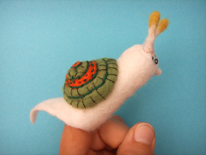 finger puppet snail image 2