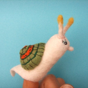 finger puppet snail image 1