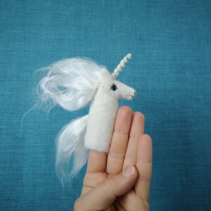 Fingerpuppe Einhorn Bild 6