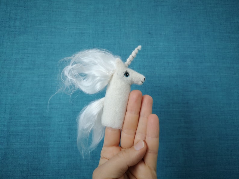 Fingerpuppe Einhorn Bild 6