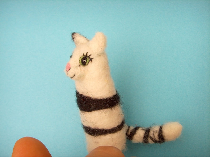 finger puppet cat image 4