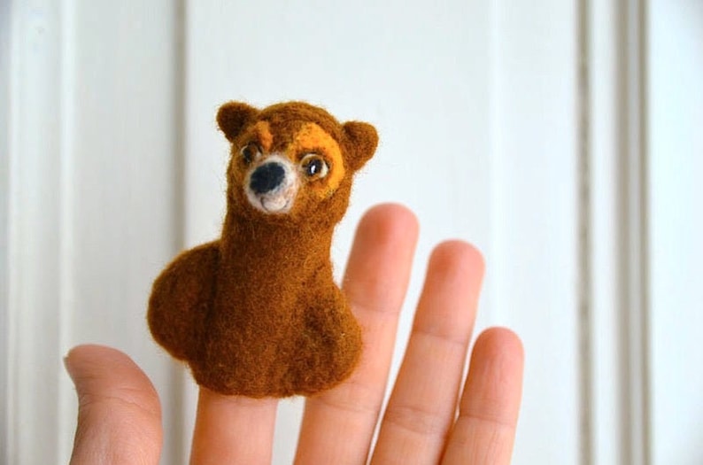 finger puppet brown bear image 1