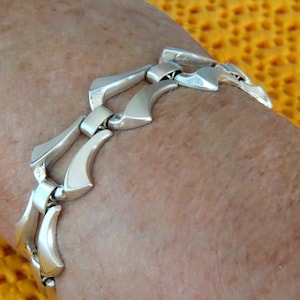 Bracelet (links) in fantasy style silver