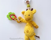 Gehaakte giraffe kinderwagen hanger met rammelaar, babyknuffel, box hanger of maxi cosi, speelgoed voor autostoeltje,