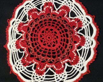 Crochet doilies, white-red, round