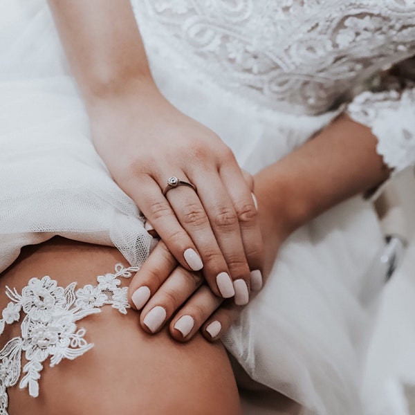 Jarretière de mariée de mariage Fleurs en dentelle brodées de perles Jarretière Boho pour la mariée avec une jarretière de mariée bleue